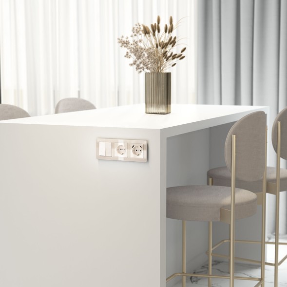 Розетка с заземлением и шторками (айвори акрил) Werkel W1171143