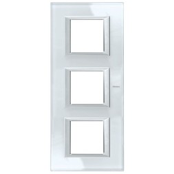 Рамка Bticino Axolute Квадрат Whice 2+2+2 модуля вертикальная HA4802M3VSW