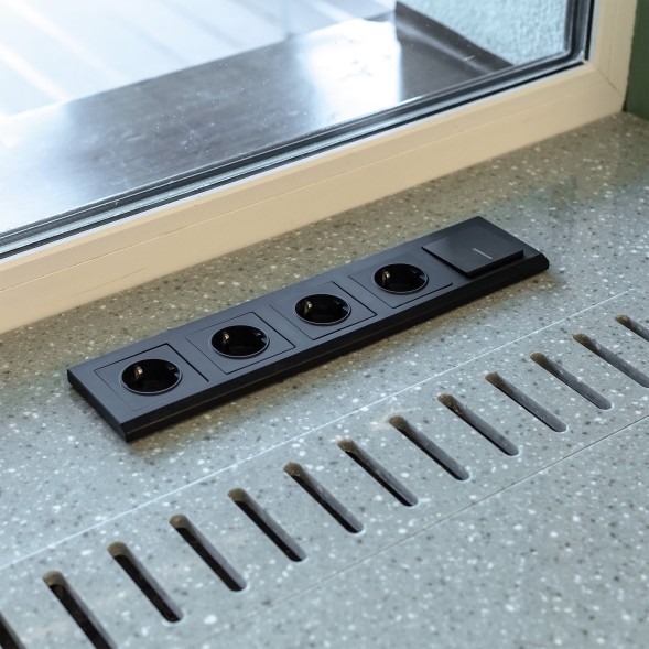 Выключатель одноклавишный проходной с подсветкой черный матовый Werkel W1112108