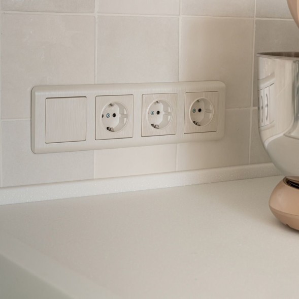 Выключатель одноклавишный проходной (перламутровый рифленый) Werkel W1112013