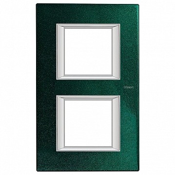 Рамка Bticino 2 поста AXOLUTE, вертикальная, малахит HA4802/2VS