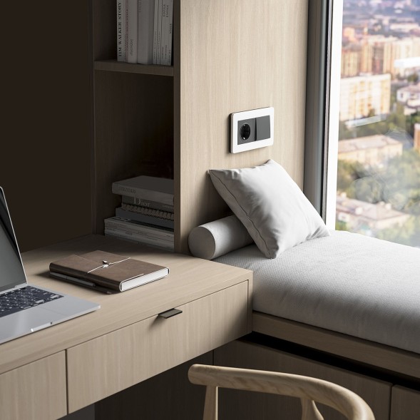 Рамка из поликарбоната на 2 поста Split белый/черный, soft-touch Werkel W0023068