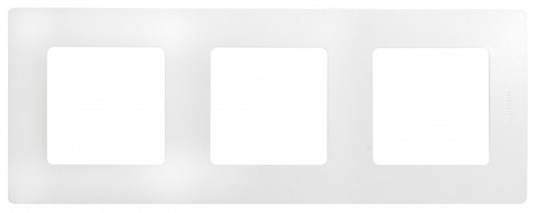 Рамка Legrand Etika Белый 3-постовая 672503