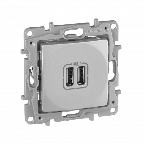 Зарядное устройство Legrand Etika алюминий с двумя USB разьемами 240В/5В 2400мА 672494