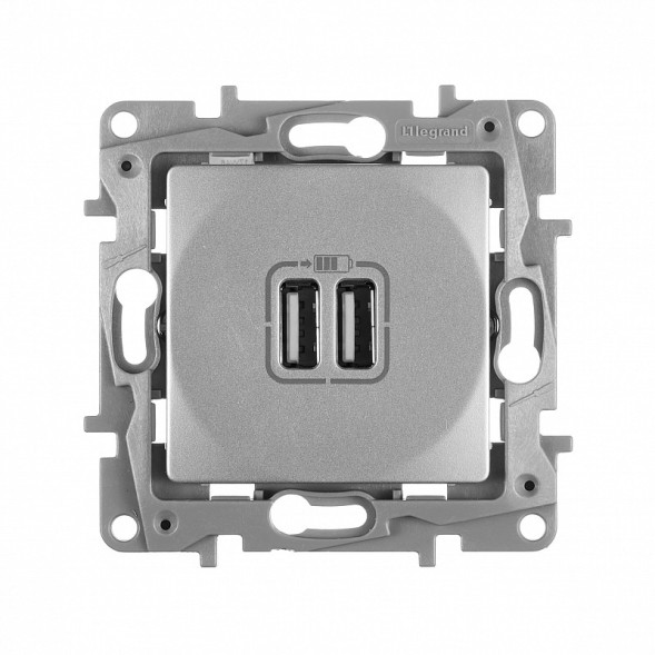 Зарядное устройство Legrand Etika алюминий с двумя USB разьемами 240В/5В 2400мА 672494