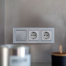 Рамка из металла на 3 поста Аluminium алюминий W0031706