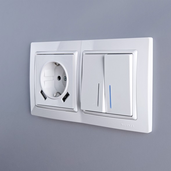Розетка с заземлением, шторками и USBх2 (белая) Werkel W1171501