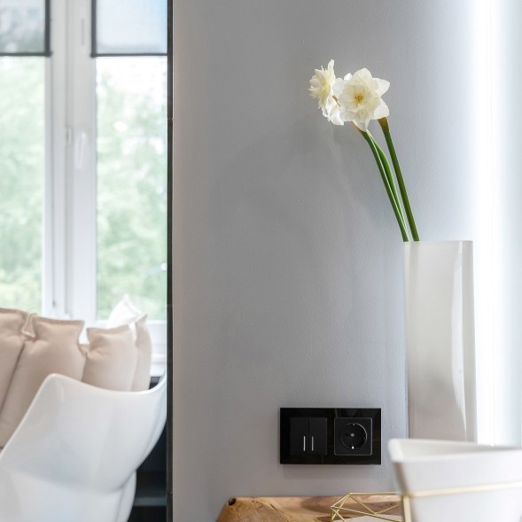 Выключатель двухклавишный проходной с подсветкой (черный матовый) Werkel W1122108