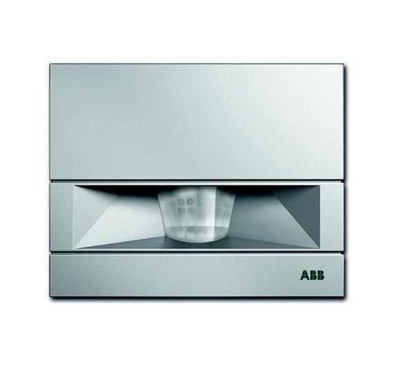 Датчик движения ABB Busch-Wachter 220 MasterLINE серебристый металлик IP55 с ИК-пультом 2CKA006800A2533 6847 AGM-208-500