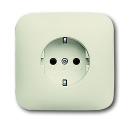 Розетка ABB Busch-Duro 2000 SI слоновая кость SCHUKO 16А 250В в корпусе 2CKA002011A2654 20 EUJ-212-500
