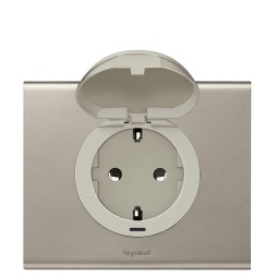 Розетка Legrand Celiane Schuko 2к+3 винт.кл. 067161