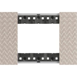 Рамка Bticino Living Now OPTIC 3-модульная KA4803-M