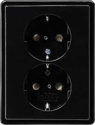 Двойная розетка Gira S-color Черный с заземляющими контактами в комплекте с рамкой 078347