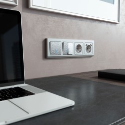 Выключатель одноклавишный проходной с подсветкой (Hammaer серебряный) W1212106