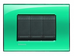 Рамка Bticino LivingLight Квадрат Зеленый 3 модуля LNA4803VD