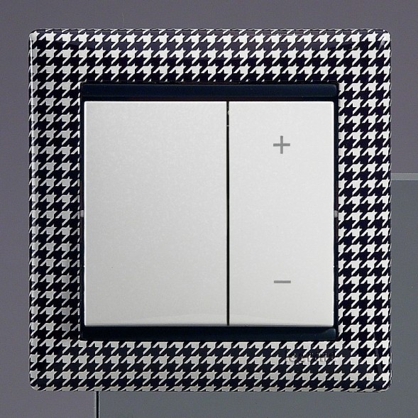 Светорегулятор Legrand Valena Белый нажимной 40-600W для л/н и обмоточных т-ров 770074