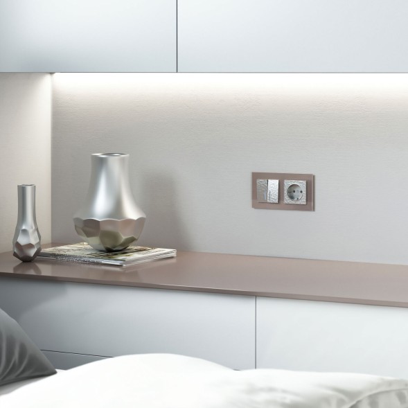 Розетка с заземлением (Hammaer серебряный) Werkel W1271006