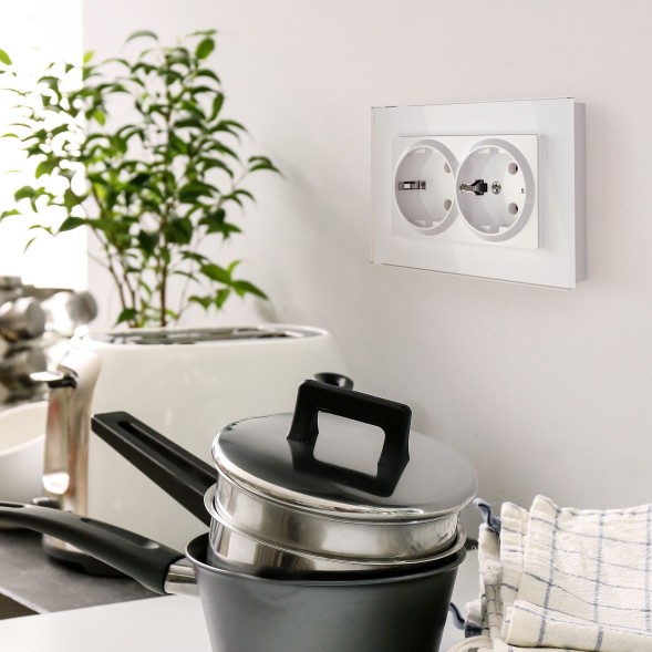 Розетка двойная с заземлением (белая) Werkel W1172001