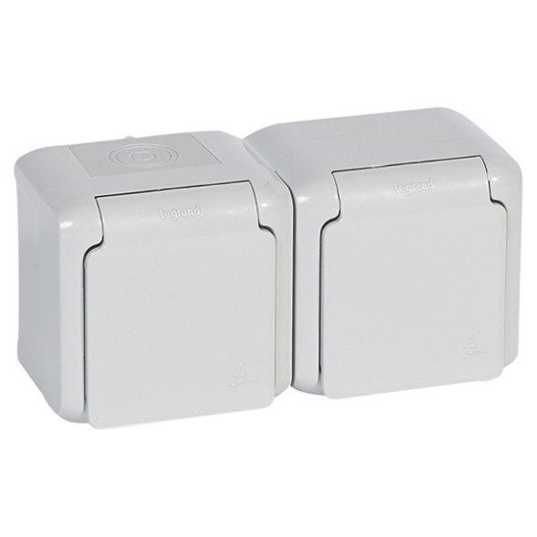 Розетка двойная Legrand Quteo серая с заземлением со шторками IP44 782222