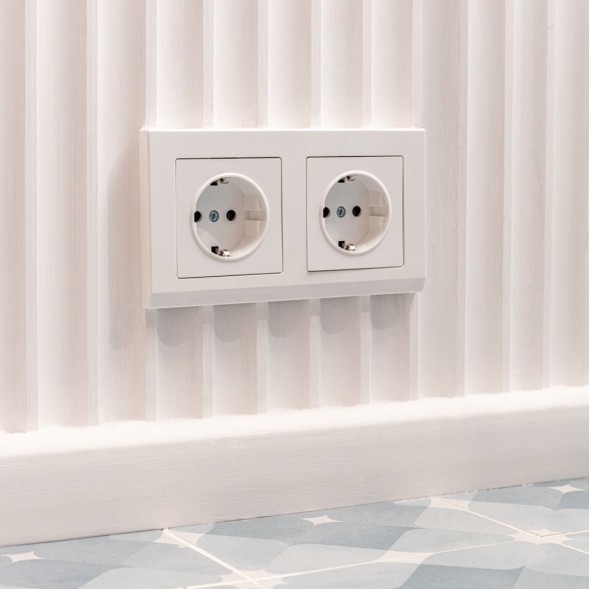 Розетка с заземлением (белая) Werkel W1171001