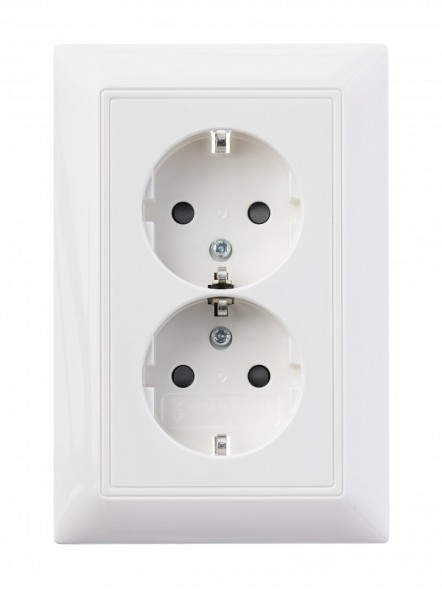 Розетка ABB Basic 55 альпийский белый SCHUKO 16А 250В двойная с защитными шторками 2CKA002021A0378 20-02 EUJKS-94-507