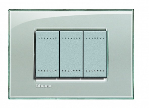 Рамка Bticino LivingLight Квадрат Серое небо 3 модуля LNA4803KG