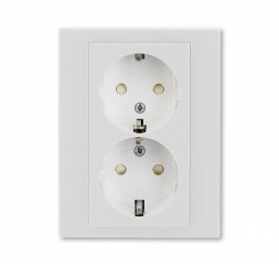 Розетка двойная ABB Levit серый / белый с заземлением со шторками 16А 2CHH223457C6016 5522H-C03457 16W