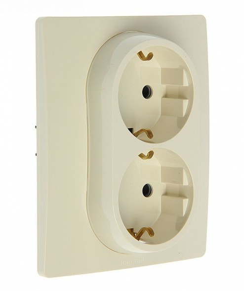 Розетка Legrand Etika слоновая кость 2 x 2К+З - немецкий стандарт - 16 А - 250 В~ 672323