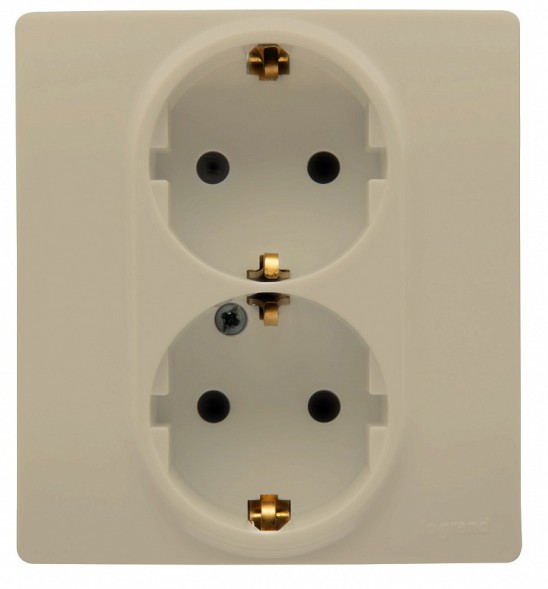 Розетка Legrand Etika слоновая кость 2 x 2К+З - немецкий стандарт - 16 А - 250 В~ 672323