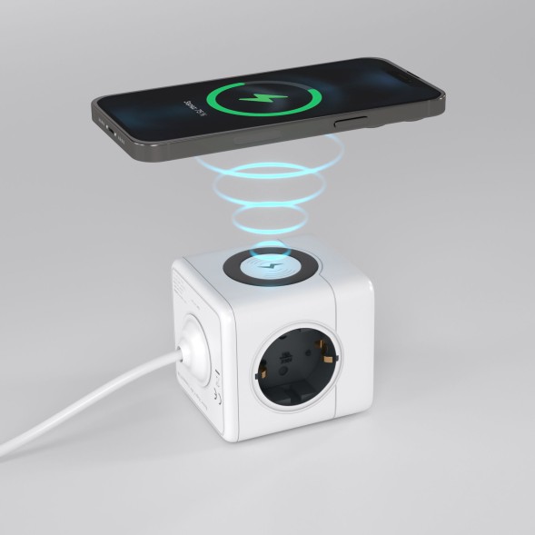 Розеточный блок 3-местный + 3×USB + беспроводная зарядка Werkel W6513501