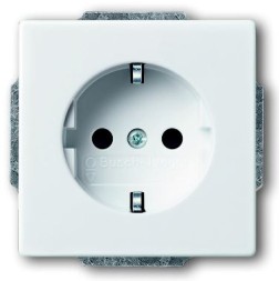 Розетка ABB Future davos/альпийский белый SCHUKO 16А 250В с защитными шторками 2CKA002013A5372 20 EUCKS-84-500