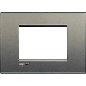 Рамка Bticino LivingLight Квадрат Серый шелк 3 модуля LNA4803AE