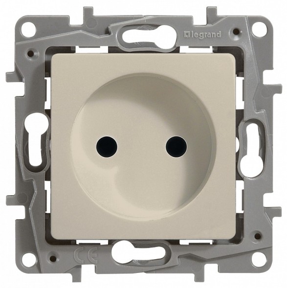 Розетка Legrand Etika слоновая кость 2К - немецкий стандарт - 16 А - 250 В~ 672320