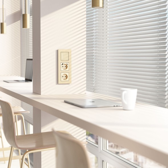 Рамка из металла на 3 поста АluMax шампань алюминий Werkel W0033511