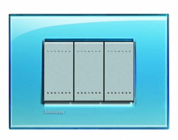 Рамка Bticino LivingLight Квадрат Голубой 3 модуля LNA4803AD