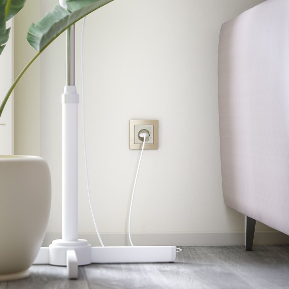 Умная встраиваемая розетка с заземлением с защитными шторками (слоновая кость) Werkel W1171603