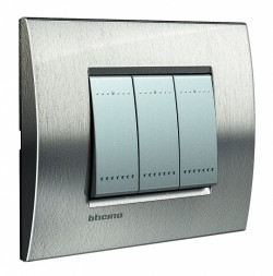 Рамка Bticino LivingLight Квадрат Фактурная сталь 3 модуля LNA4803ACS