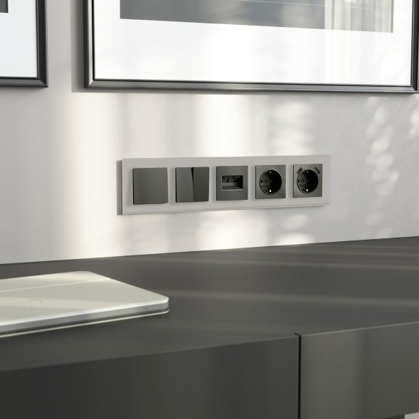 Рамка из стекла на 5 постов Senso дымчатый soft-touch Werkel W0053117