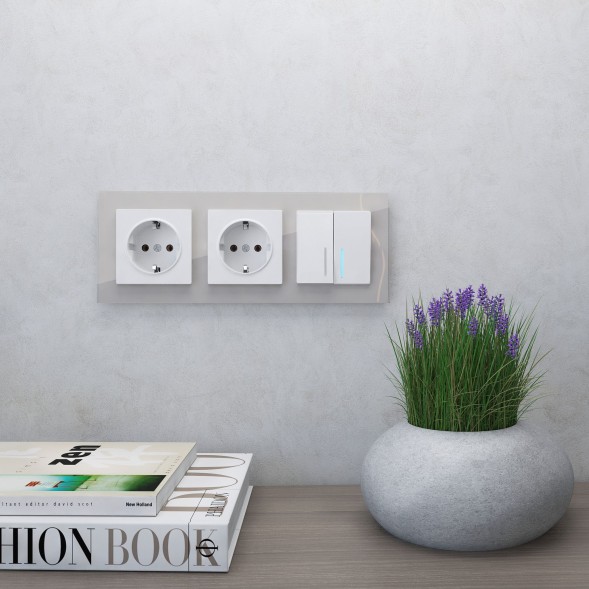 Рамка из стекла на 3 поста Favorit дымчатый Werkel W0031117