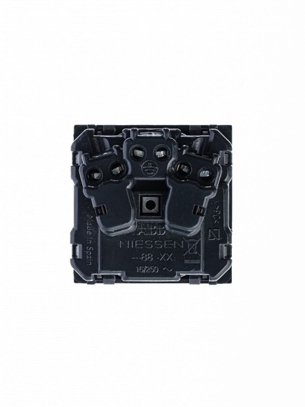 Розетка ABB Zenit серебристый SCHUKO с заземлением со шторками 16А / 250В 2CLA228800N1301 N2288 PL