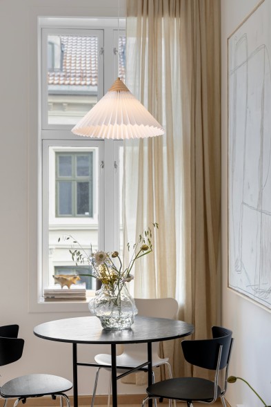 Настольный светильник Freya FR5533TL-01BS