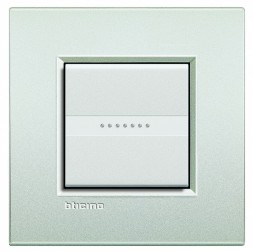 Рамка Bticino LivingLight Air Белый жемчуг двухмодульная LNC4802PR