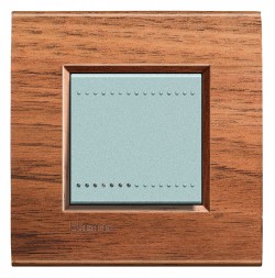 Рамка Bticino LivingLight Квадрат Европейский орех двухмодульная LNA4802LNC