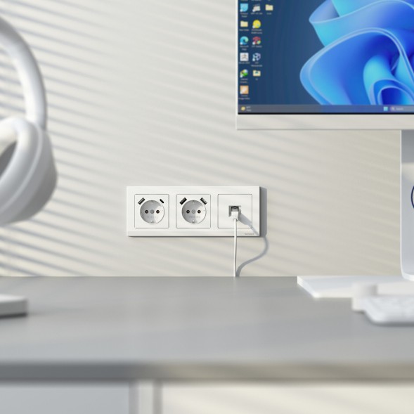 Розетка с заземлением, шторками и USB тип A+C (белый матовый) Werkel W1171761