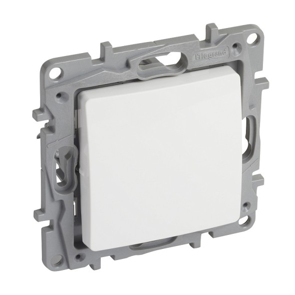 Переключатель Legrand Etika белый промежуточный винтовые клеммы 10 AX 250 В~ 672209