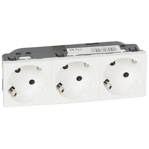 Розетка Legrand Mosaic 3Х2к+З немецкий стандарт 45° 077253