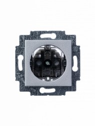 Розетка ABB Levit серебро / дымчатый чёрный с заземлением со шторками 16А 2CHH203457A6070 5520H-A03457 70W