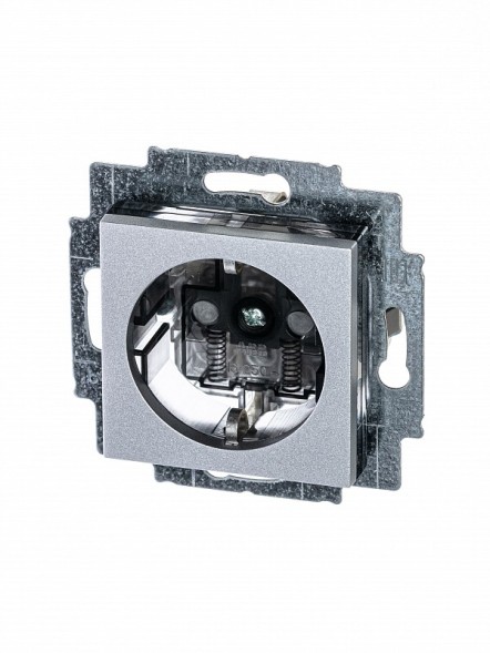 Розетка ABB Levit серебро / дымчатый чёрный с заземлением со шторками 16А 2CHH203457A6070 5520H-A03457 70W