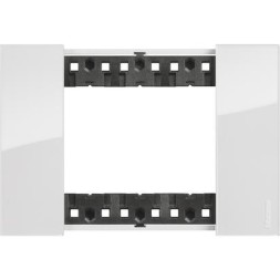 Рамка Bticino Living Now GHIACCIO 3-модульная KA4803DW