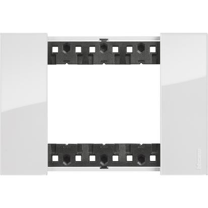 Рамка Bticino Living Now GHIACCIO 3-модульная KA4803DW